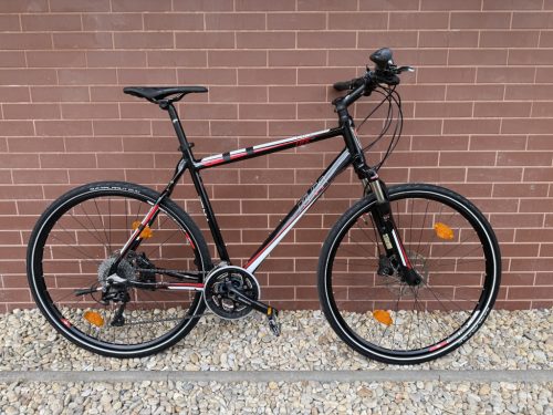 KTM Life Race- 28” Trekking kerékpár , 3x10 Sebességes Shimano XT váltó, SR Suntour NCX-D teleszkóp, 56cm