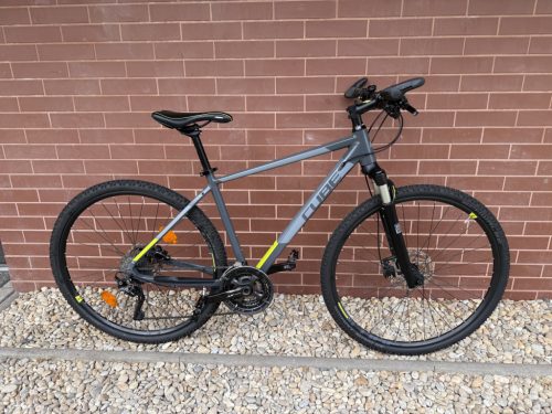 Cube Cross Pro - 28" Trekking kerékpár, 3x10 Sebességes Shimano XT váltó, Rock Shox air teleszkóp,51cm