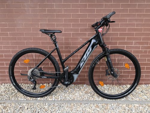 FOGLALVA - KTM Macina Cross 620 - 28" Elektromos kerékpár, 625Wh, 1x10 Sebességes Shimano Deore váltó, SR Suntour NCX-D teleszkóp, 51cm