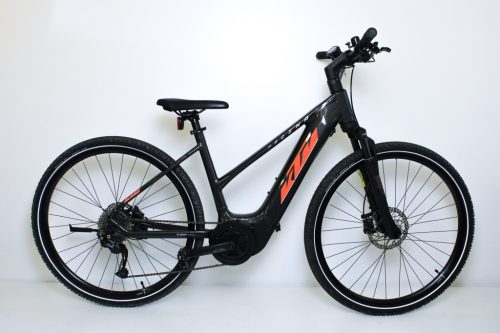 KTM Macina Cross 510 28” Elektromos Kerékpár, 500Wh, 9 fokozatú Shimano Alivio váltó, Suntour NX1 teleszkóp, 46cm/S