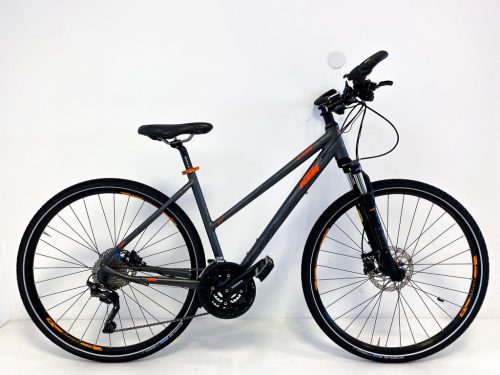 KTM L Race 28"-os Trekking kerékpár, Shimano Deore XT 3x10 váltó, Suntour NEX teleszkóp, 46cm/S
