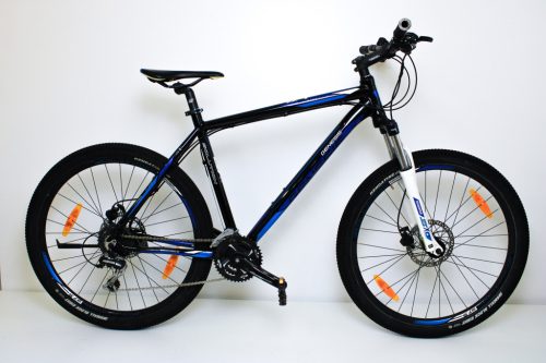 Genesis Solution 3.7 27,5"-os MTB kerékpár, 24 fokozatú Shimano Acera váltó, Suntour XCT teleszkóp, 53cm/L