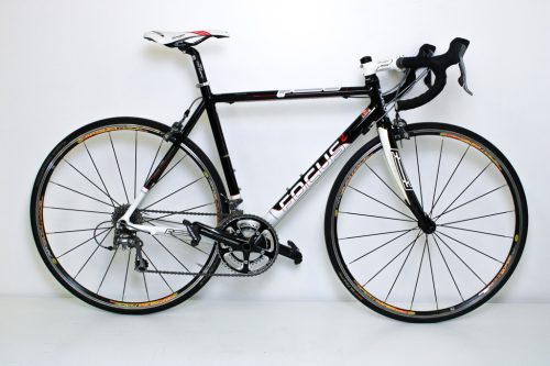 Focus 28"-os Carbon országúti kerékpár, 2x8 Dura Ace váltó, M