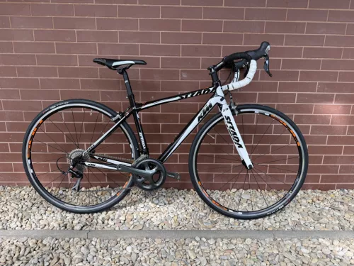 KTM Strada 1000 – 28” Országúti Kerékpár, 2x10 sebességes Shimano 105 váltórendszer, Karbon Villa