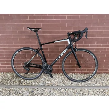   CUBE ATTAIN GTC -  KARBON ORSZÁGÚTI KERÉKPÁR 28” / 55 CM / Shimano Ultegra 2x11 fékváltókar rendszer / Karbon váz / Karbon villa