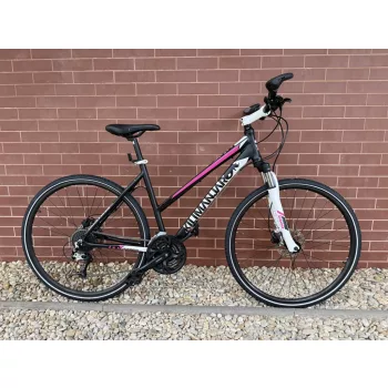   KILIMANJARO PRO LADY 700C - NŐI TREKKING KERÉKPÁR 28” / 50 CM / 3x9 sebességes Shimano XT váltórendszer / SR Suntour NEX első teleszkóp