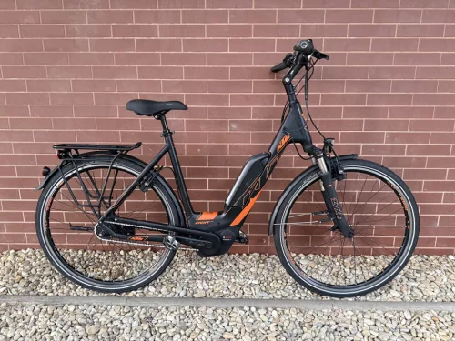KTM Macina Eight P5 - 28” Elektromos Trekking  / 56 CM / Bosch 500 Wh akkumulátor / SR Suntour NCX-D első teleszkóp