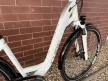 CUBE TOURING PRO - 28” Női Trekking kerékpár / 46cm / 3×8 sebességes Shimano Altus váltó / SR Suntour NEX első teleszkóp