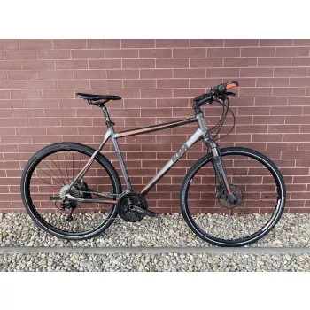  KTM Leggero Race - 28" Trekking kerékpár /51cm / Shimano XT 3×10 sebességes váltórendszer / SR Suntour NCX-D első teleszkóp