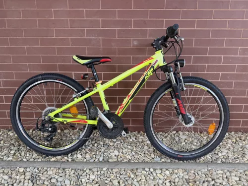 KTM WILD ONE 240 - 24” Gyermek kerékpár / 3×7 sebességes Shimano váltó / SR Suntour M3010 első teleszkóp