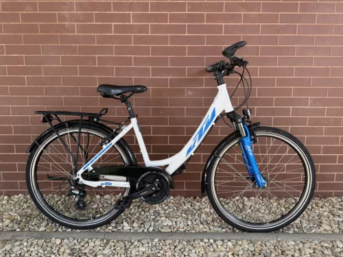 KTM COUNTRY STAR - 28" Trekking kerékpár / 43cm / Shimano Altus 3×8 sebességes váltórendszer / SR Suntour első teleszkóp