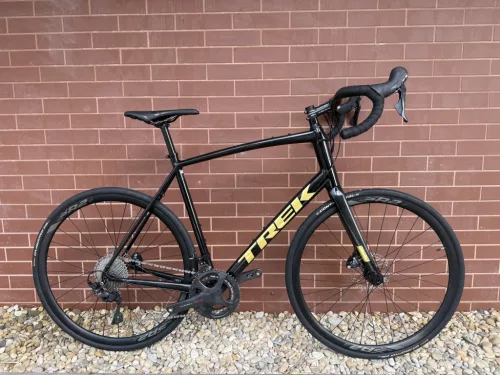 Trek Domane ORSZÁGÚTI KERÉKPÁR 28" , 11 Sebességes  Shimano Ultegra RX váltó, 61cm/ XL