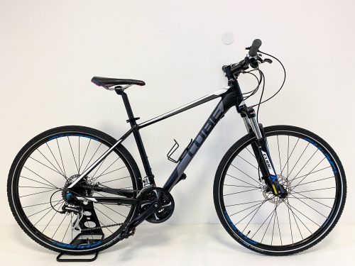 Cube CMPT AIM SL 27,5”-os MTB kerékpár 24 fokozatú Acera váltó, Suntour XCM teleszkóp, 46cm/M