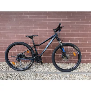   KTM Ultra - 27,5”  MTB kerékpár, 3x9 sebességes Shimano XT váltó,  SR Suntour XCM teleszkóp, 38cm