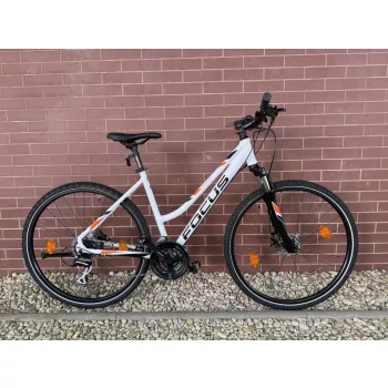   FOCUS CRATERLAKE - 28” Trekking kerékpár, 3x8 Sebességes Shimano Acera váltó, SR Suntour NEX telszkóp, 50cm