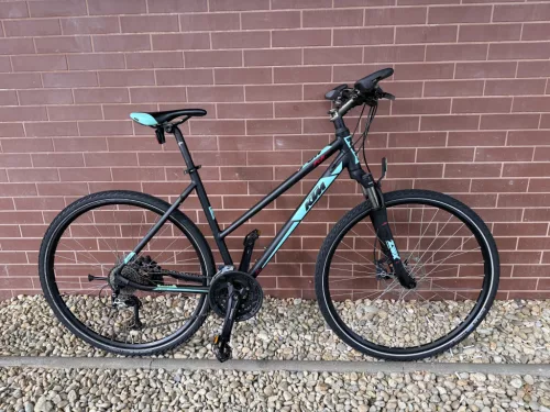 KTM FUN SPIRIT - 28" Női Cross Trekking Kerékpár, 3x9 Sebességes Shimano XT váltó, SR Suntour NEX teleszkóp, 51cm