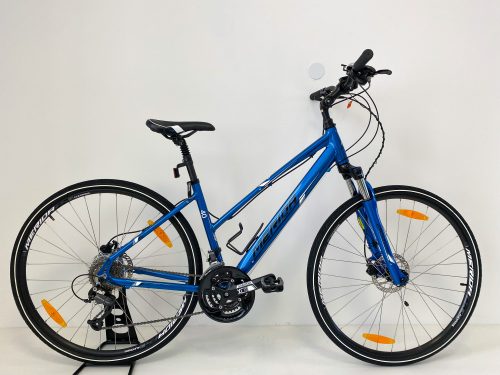 Merida Crossway 40 28”-os Trekking kerékpár, 27 fokozatú Shimano Altus váltó, Suntour NEX teleszkóp, 46cm/S