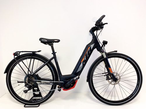 KTM Macina Sport XT 11CX5 28”-os elektromos kerékpár 500Wh, 11 fokozatú Deore XT váltó, Suntour NCX-E Air teleszkóp, 46 cm / 18” / S