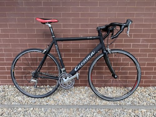 CUCUMA L05 Tria -  karbon országúti kerékpár Shimano Ultegra teljes szett, 56cm