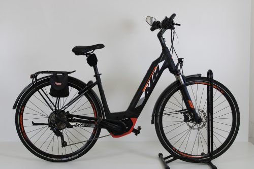 KTM Macina Sport 10 CX5  PT 28"-os elektromos kerékpár 500Wh, 10 fokozatú Shimano Deore váltó, Suntour NCX teleszkóp, 46cm/S